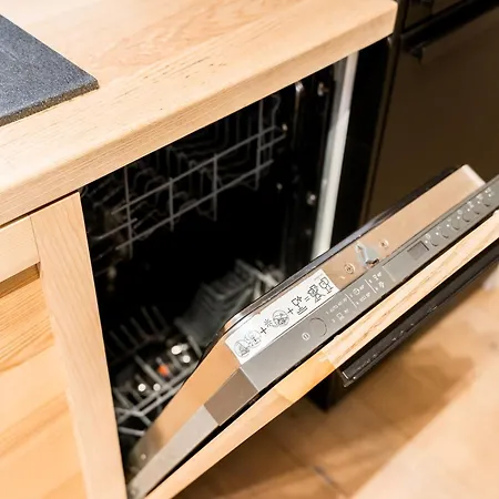 Wilda Deluxe By Bookinghost