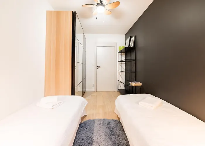 Wilda Deluxe By Bookinghost *